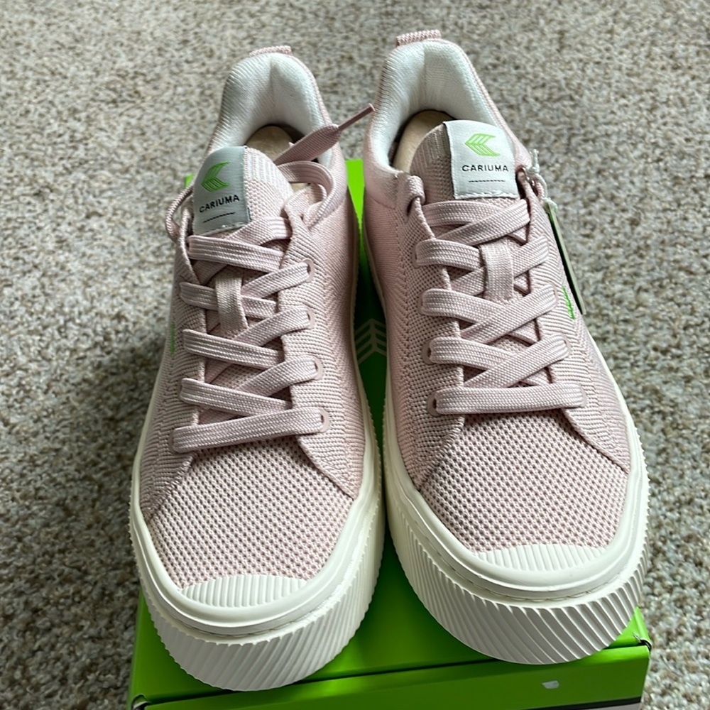 Cariuma IBI rose knit sneaker